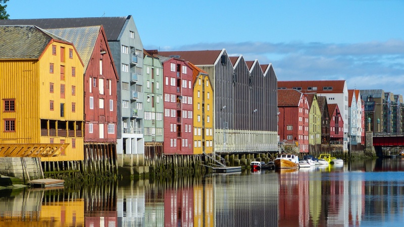 Husfasader fran vattenvagen